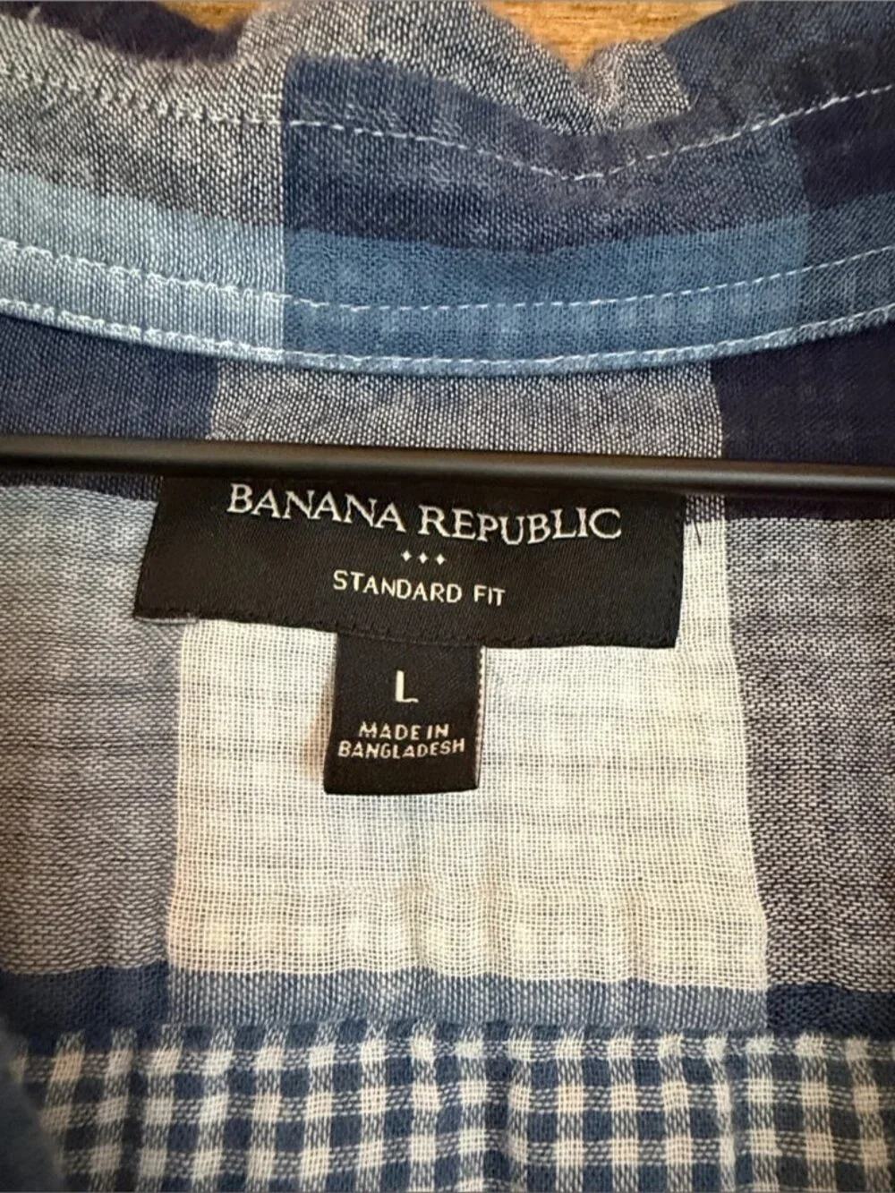 Banana Republic Men's Lg/Standard Fit Navy & Light Blue Plaid Button-Down Shirt